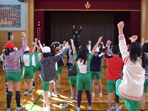 千代田区立和泉小学校姿勢改善と運動能力向上のトレーニング05